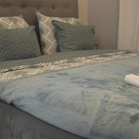 Апартаменты Teodora Lux Apartman Free Privat Parking Нови-Сад Экстерьер фото