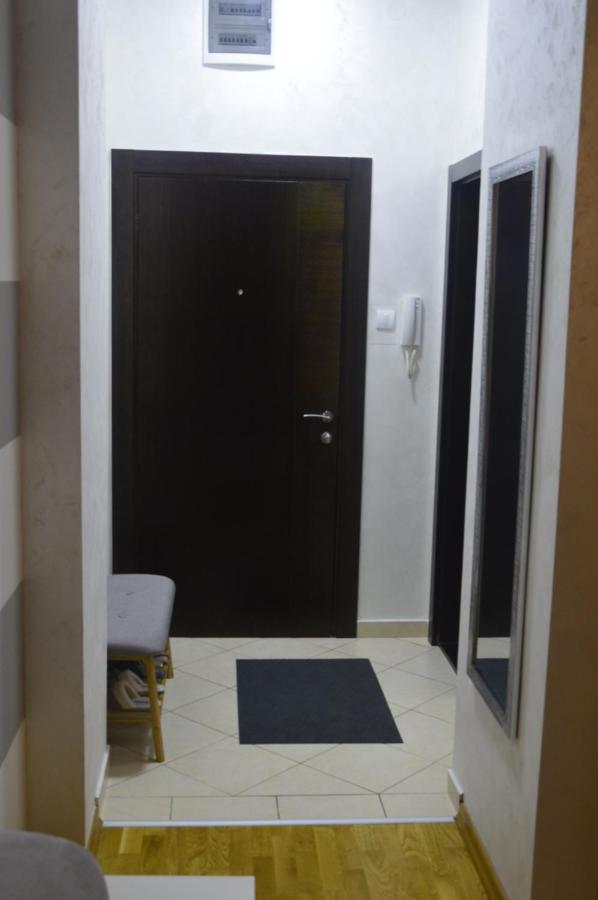 Апартаменты Teodora Lux Apartman Free Privat Parking Нови-Сад Экстерьер фото